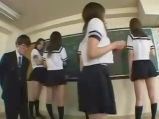 学校 的 妓女