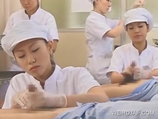 Japoniškas seselė slurping sperma iš apie aistringas peter