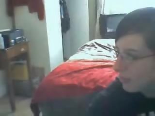 Masturbare pelosa inglese twat su webcam